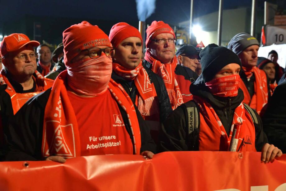 Betroffenheit und Entschlossenheit in den Gesichtern Betroffenheit und Entschlossenheit in den Gesichtern