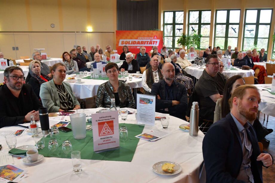 Aufmerksamkeit bei den ZuhörerInnen Aufmerksamkeit bei den ZuhörerInnen