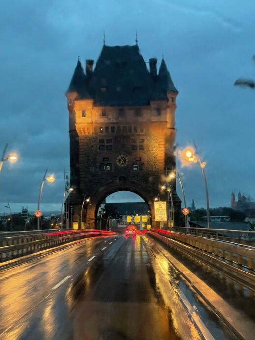 Durch die Auto-Scheibe, Nibelungen-Brücke, Worms