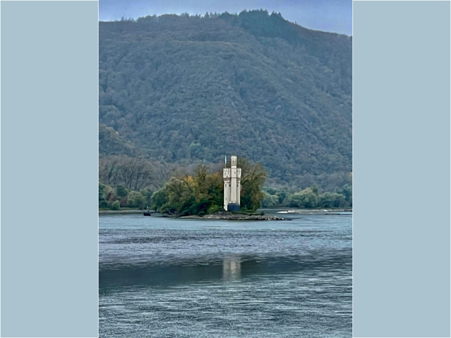 Mäuseturm bei Bingen, beim diesigen Wetter