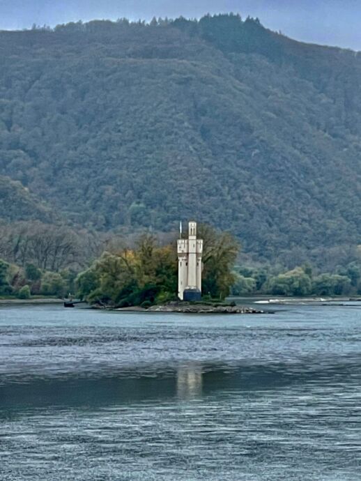 Mäuseturm bei Bingen, beim diesigen Wetter