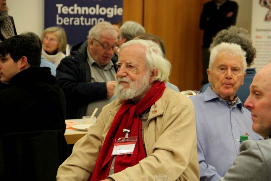 Voller Saal im Gewerkschaftshaus Voller Saal im Gewerkschaftshaus