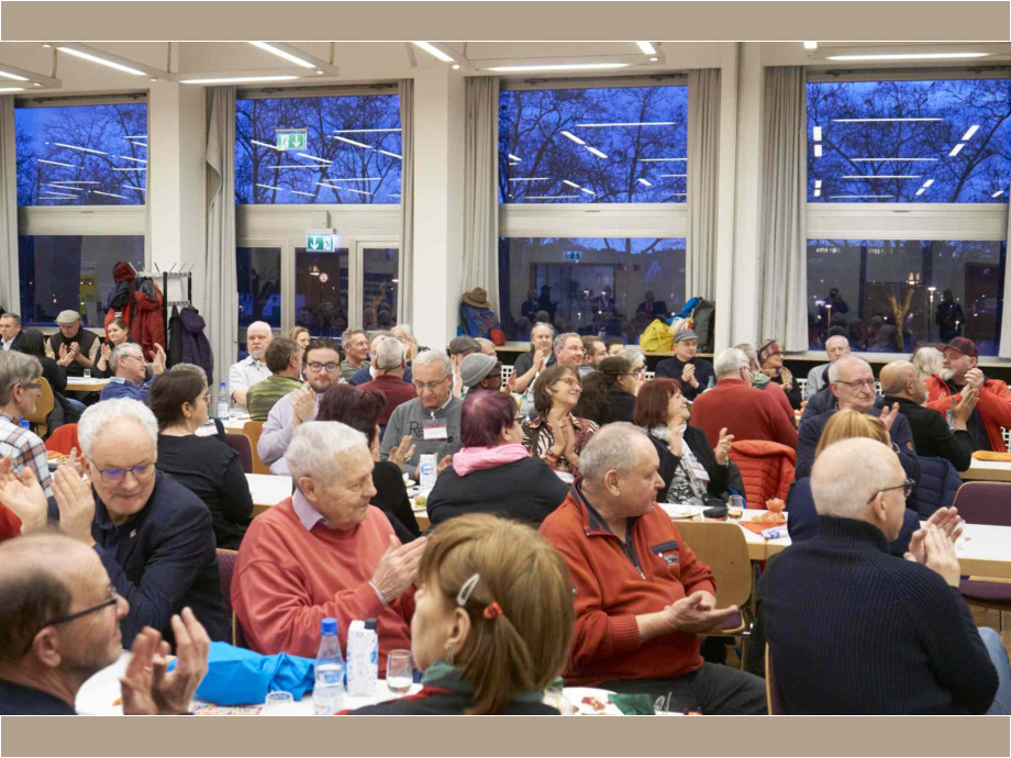 Voller Saal im Gewerkschaftshaus Voller Saal im Gewerkschaftshaus