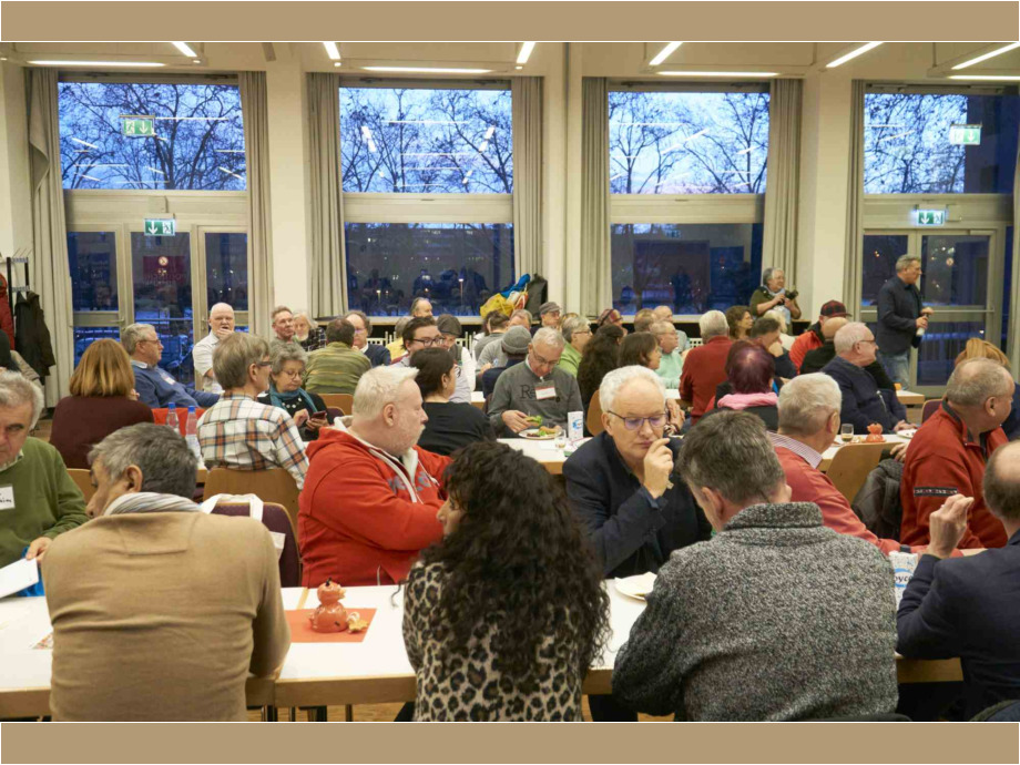 Voller Saal im Gewerkschaftshaus Voller Saal im Gewerkschaftshaus
