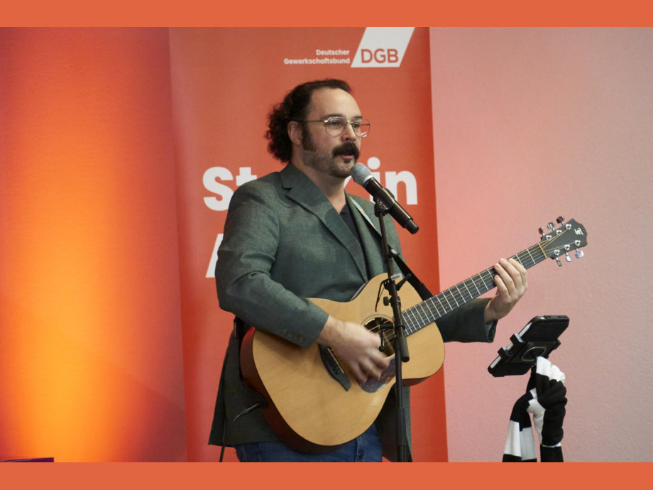 Musikalische Begleitung: Sebastian Bogensperger