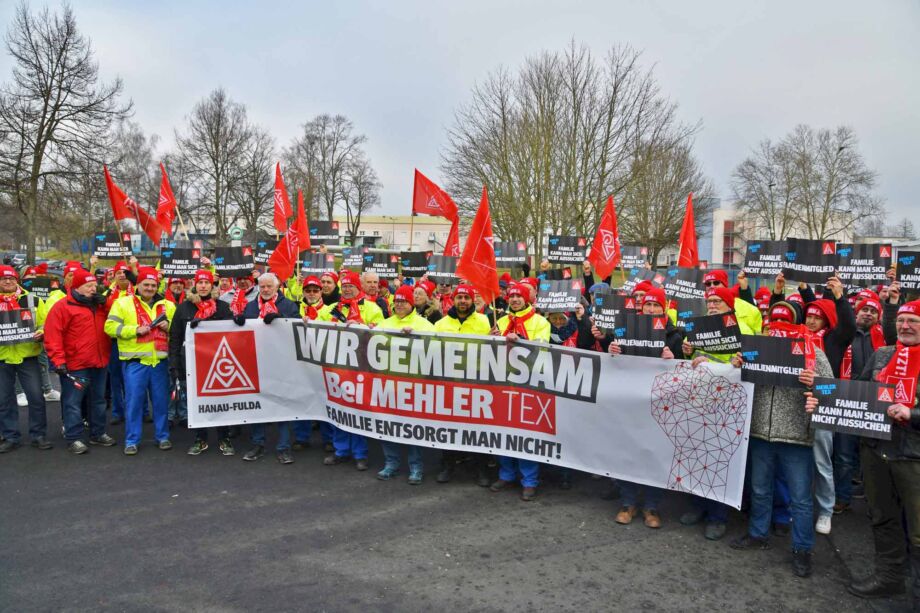 Aktive Mittagspause gegen die geplante Standortschliessung bei Mehler Texnologies in Fulda Aktive Mittagspause gegen die geplante Standortschliessung bei Mehler Texnologies in Fulda