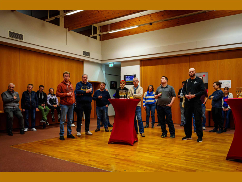 Ca. 40 TeilnehmerInnen der aktuellen Lehrgänge im Bildungszentrum lauschen aufmerksam den Ausführungen Ca. 40 TeilnehmerInnen der aktuellen Lehrgänge im Bildungszentrum lauschen aufmerksam den Ausführungen