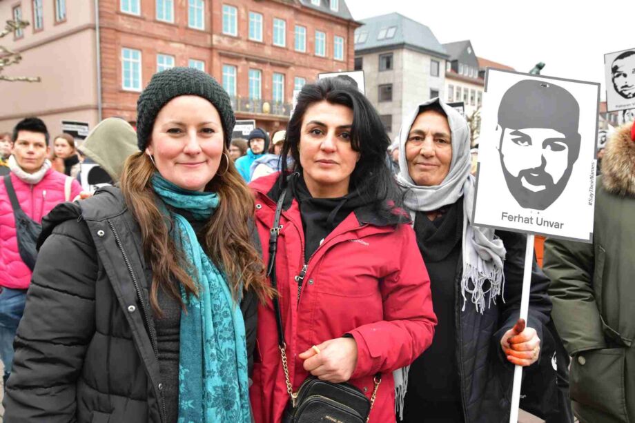 Zusammen gegen Rassismus und Fremdenfeindlichkeit! Zusammen gegen Rassismus und Fremdenfeindlichkeit!