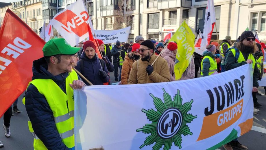 Warnstreik der Beschäftigten im Öffentlichen Dienst Wiesbaden Warnstreik der Beschäftigten im Öffentlichen Dienst Wiesbaden