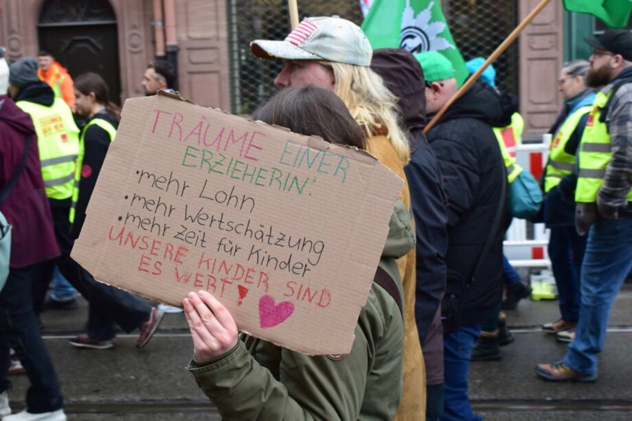 Mehr Lohn, mehr Zeit, mehr Wertschätzung! Mehr Lohn, mehr Zeit, mehr Wertschätzung!
