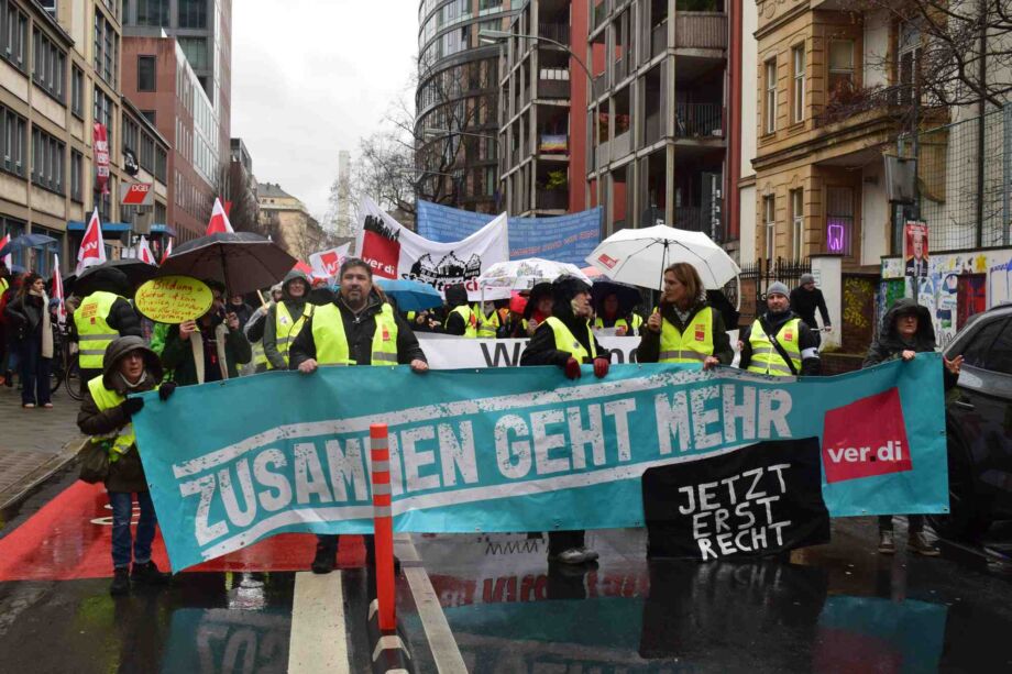 Demozug durch die Stadt Demozug durch die Stadt