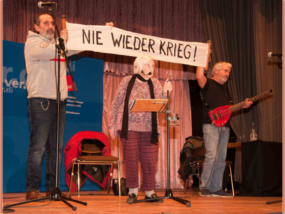 Auftritt Esther Bejarano und Microphone Mafia in Gladenbach