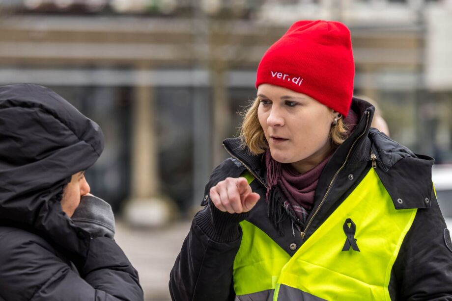 Karin Reusch, Offenbach: "Die Menschen müssen von ihrem Lohn leben können!" Karin Reusch, Offenbach: "Die Menschen müssen von ihrem Lohn leben können!"