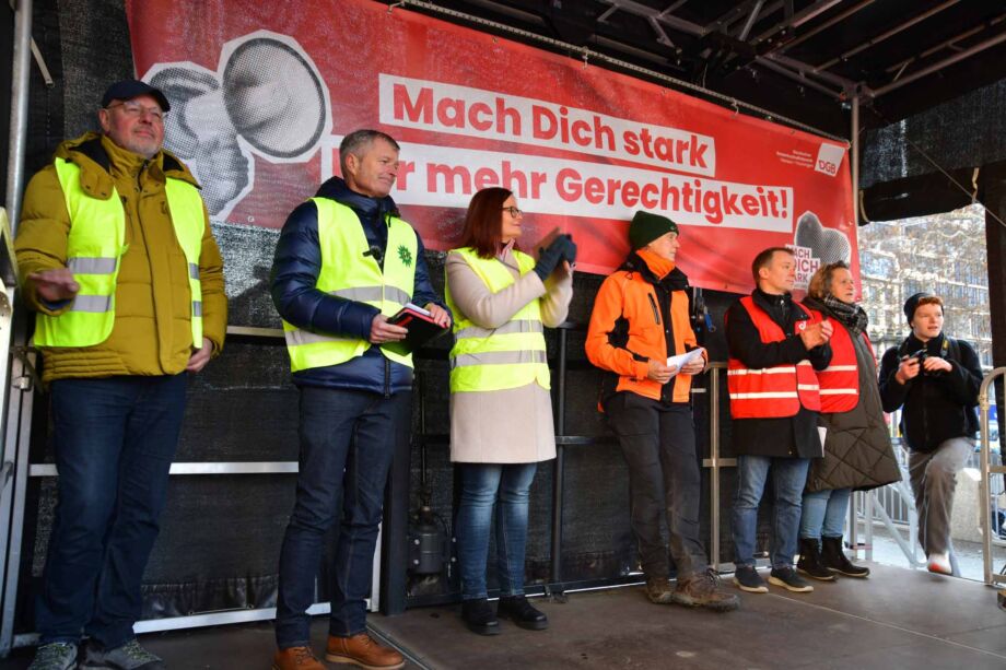 2500 Beamte und Beamtinnen demonstrieren in Frankfurt 2500 Beamte und Beamtinnen demonstrieren in Frankfurt