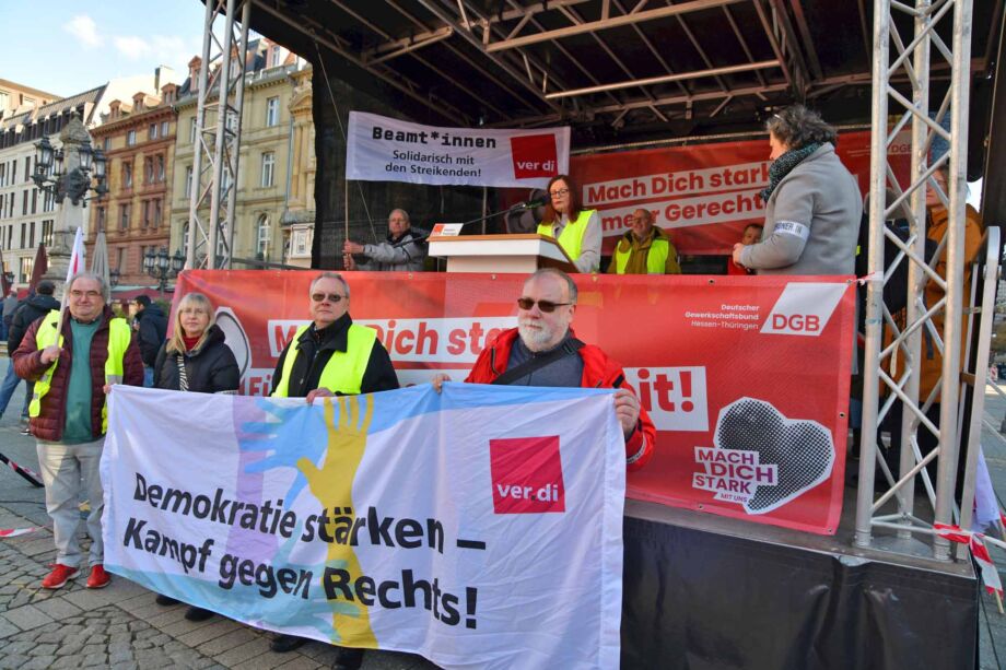 2500 Beamte und Beamtinnen demonstrieren in Frankfurt 2500 Beamte und Beamtinnen demonstrieren in Frankfurt