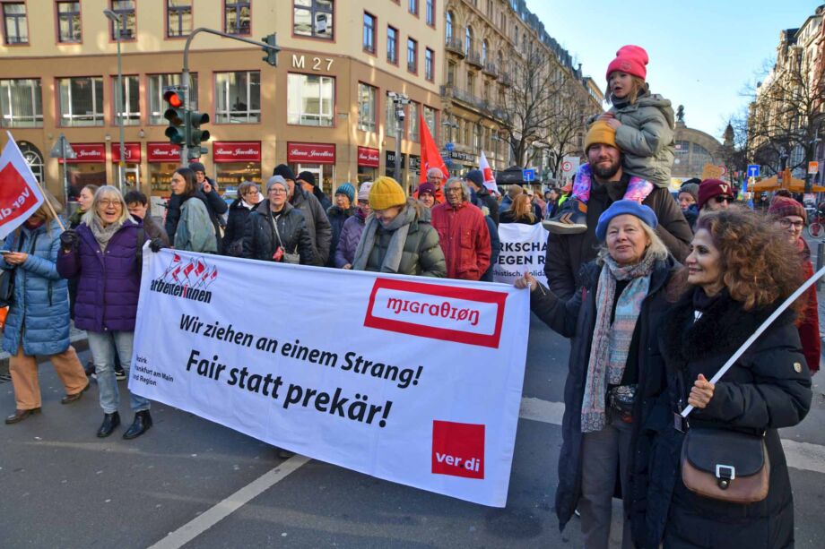 2500 Beamte und Beamtinnen demonstrieren in Frankfurt 2500 Beamte und Beamtinnen demonstrieren in Frankfurt