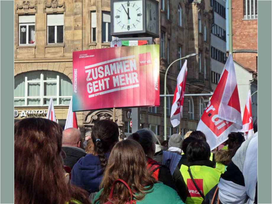 Demozug durch die Stadt