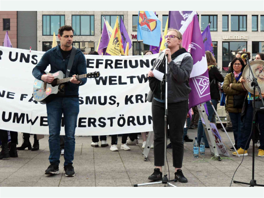 Mit Musikbegleitung