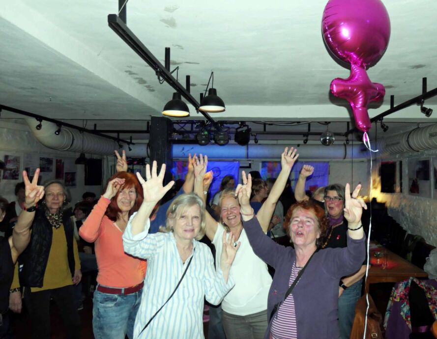 Frauentagsparty im Club Voltaire