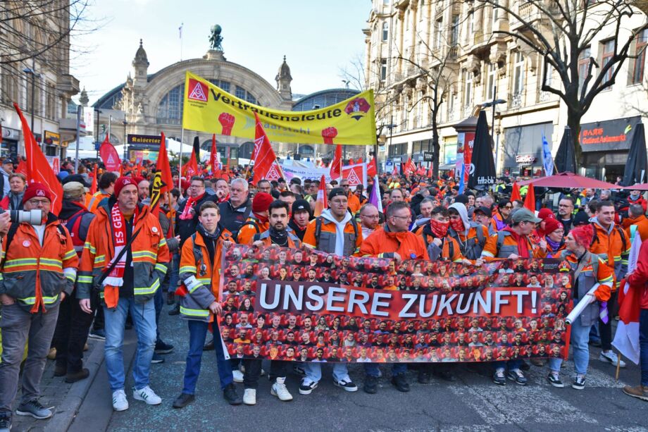 Demozug durch die Stadt Demozug durch die Stadt