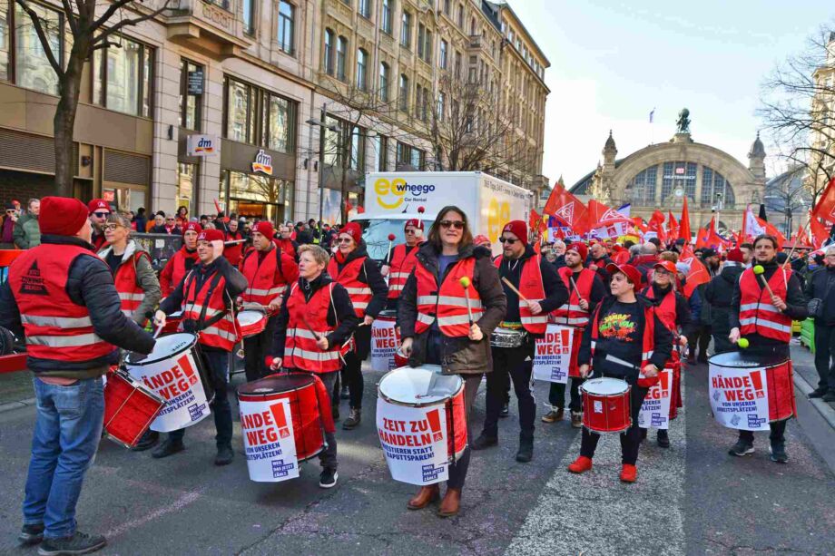 Demozug durch die Stadt Demozug durch die Stadt
