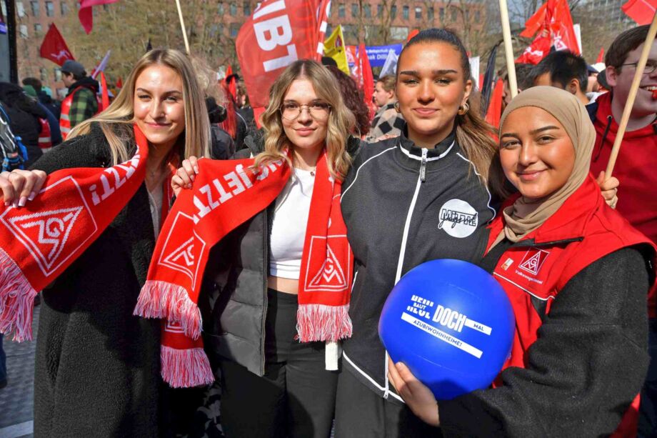 Es geht um deinen Arbeitsplatz, um unser Industrieland, um einen starken Sozialstaat, Es geht um deinen Arbeitsplatz, um unser Industrieland, um einen starken Sozialstaat.
