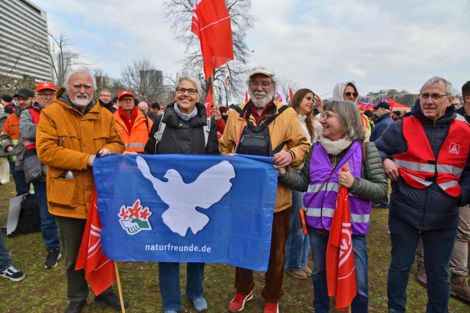 Für sichere Arbeitsplätze und einen starken Sozialstaat Für sichere Arbeitsplätze und einen starken Sozialstaat