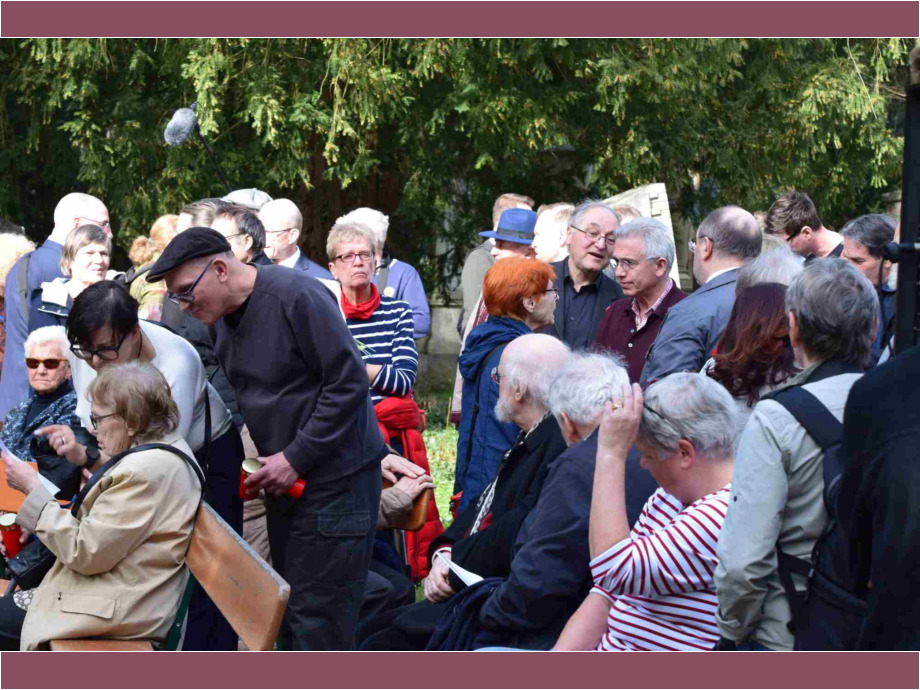 Gedenkveranstaltung am Sammelgrab Gedenkveranstaltung am Sammelgrab