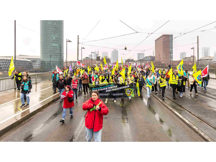 Auf der Mainbrücke