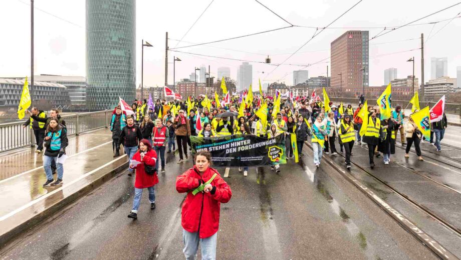 Auf der Mainbrücke Auf der Mainbrücke