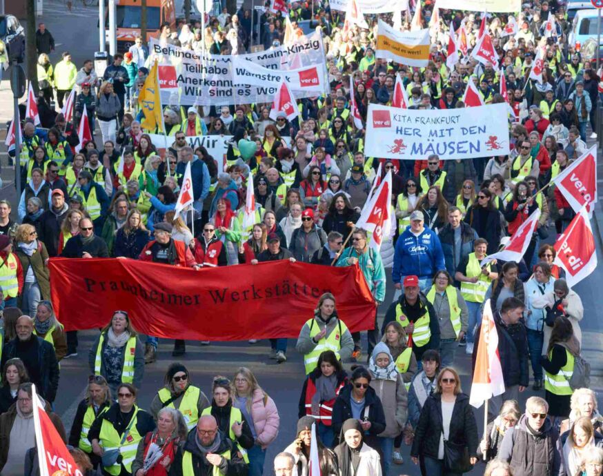 Demozug durch die Stadt Demozug durch die Stadt