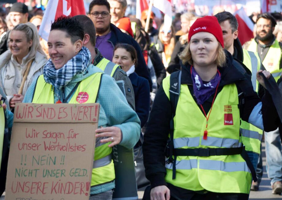 Demozug durch die Stadt Demozug durch die Stadt