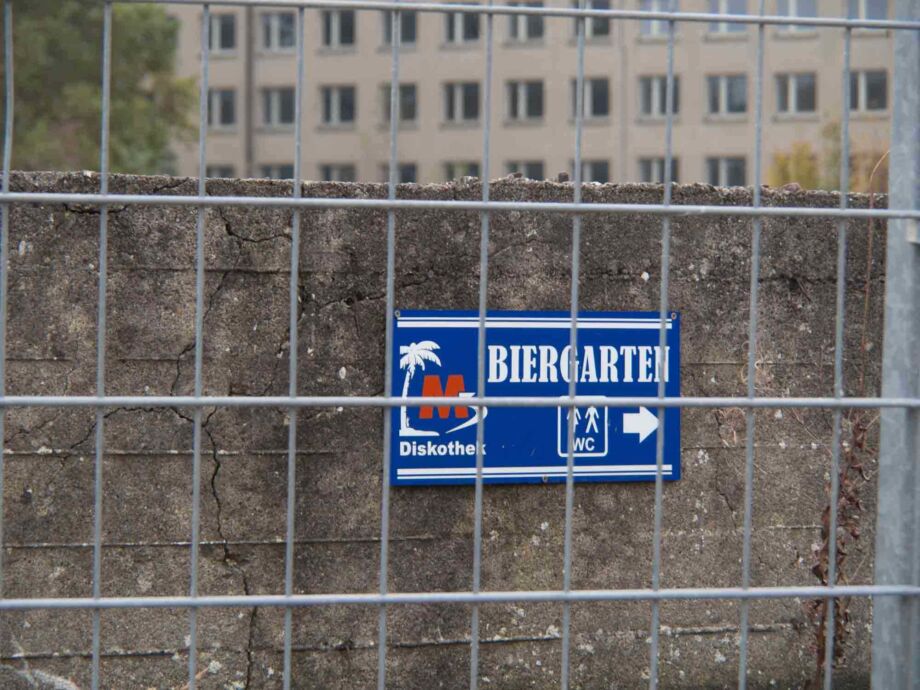 Hinter Gittern