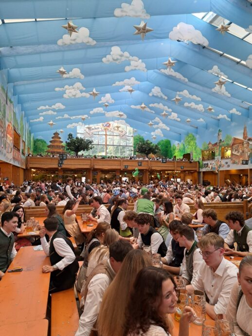 Im Festzelt