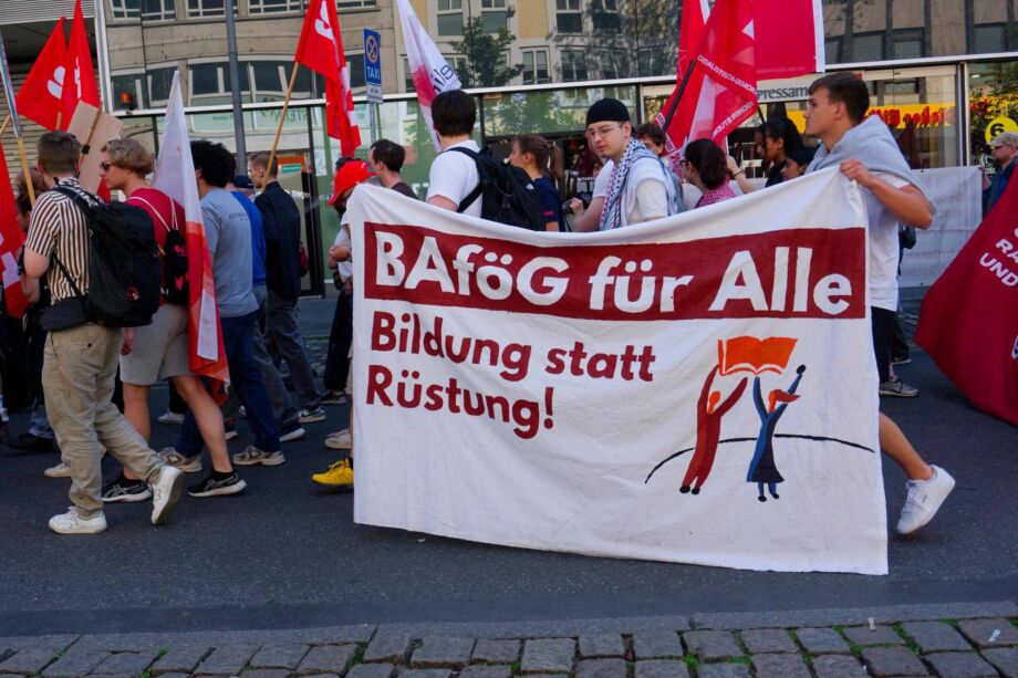 Mach dich stark mit uns - Maikundgebung des DGB in Frankfurt