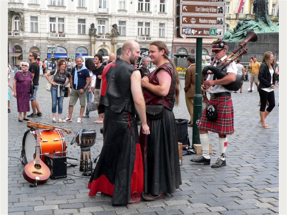Straßenmusikerinnen in Prag