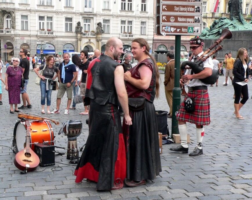 Straßenmusikerinnen in Prag