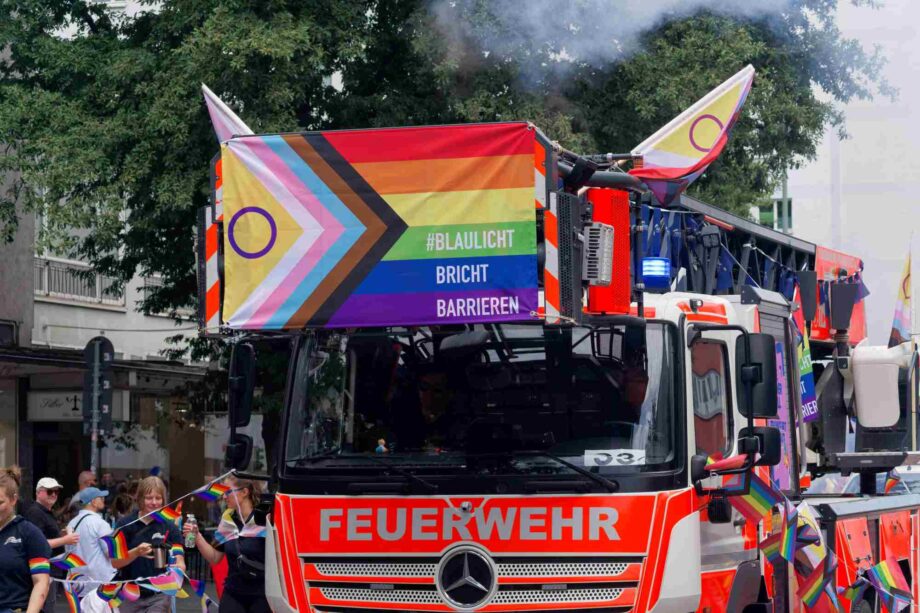 Kolleg:innen der Feuerwehr