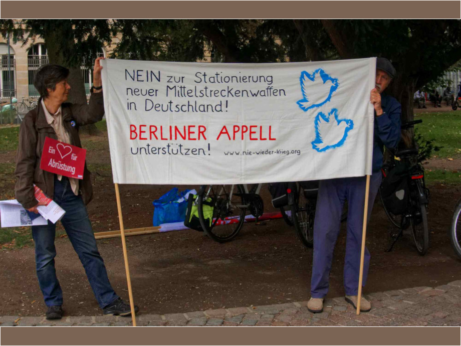 Unserer Hände Arbeit - nicht für euren Krieg! Unserer Hände Arbeit - nicht für euren Krieg!