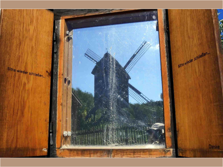 Spiegelung einer Bock-Windmühle