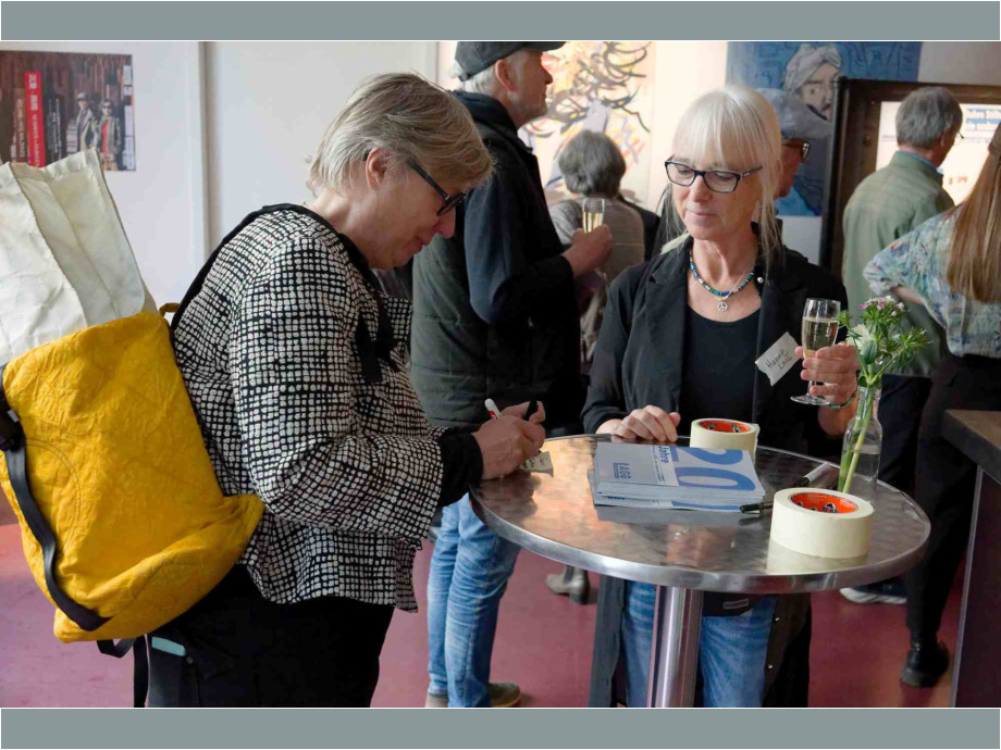 Susanne Schuckmann, Vorsitzende des Fototeams e.V. und Hanne Reininger Susanne Schuckmann, Vorsitzende des Fototeams e.V. und Hanne Reininger