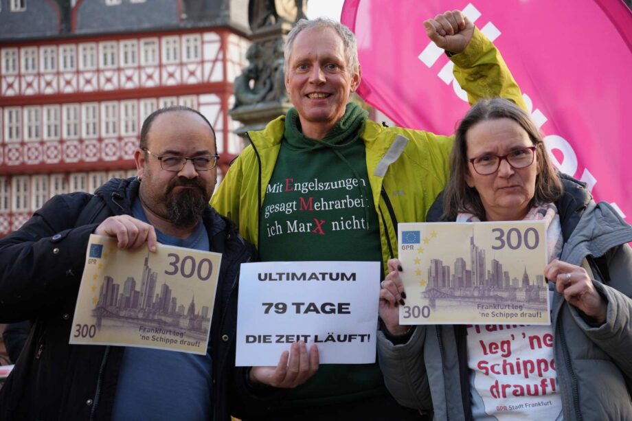 Wir fordern 300 Euro brutto Zulage Wir fordern 300 Euro brutto Zulage