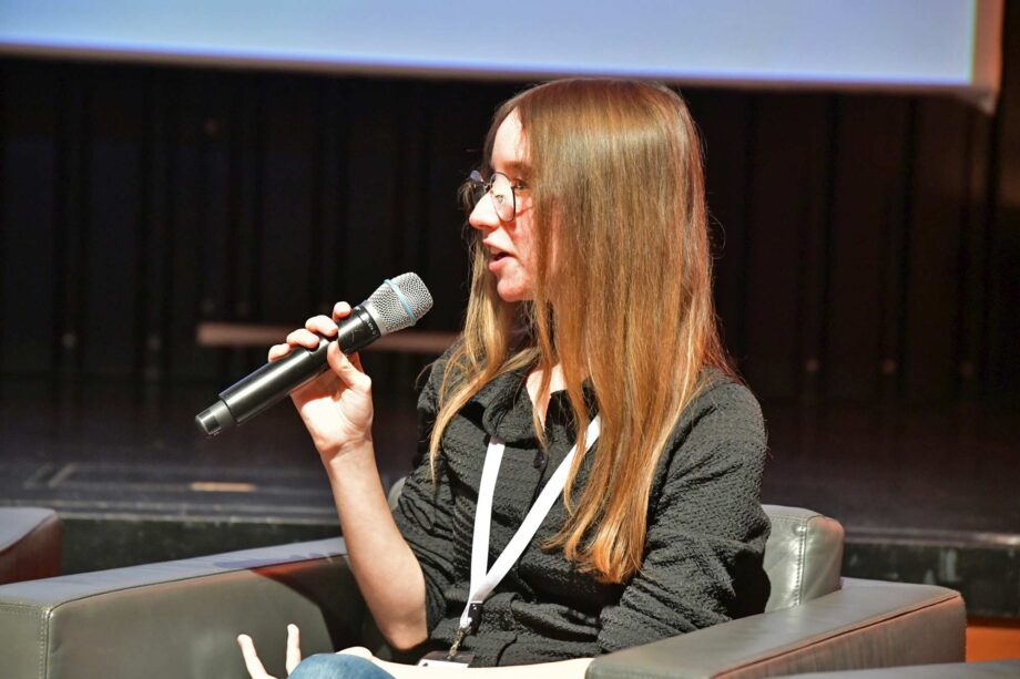 Annika N. – Schülerin, aktiv bei „Schule ohne Rassismus – Schule mit Courage Annika N. – Schülerin, aktiv bei „Schule ohne Rassismus – Schule mit Courage