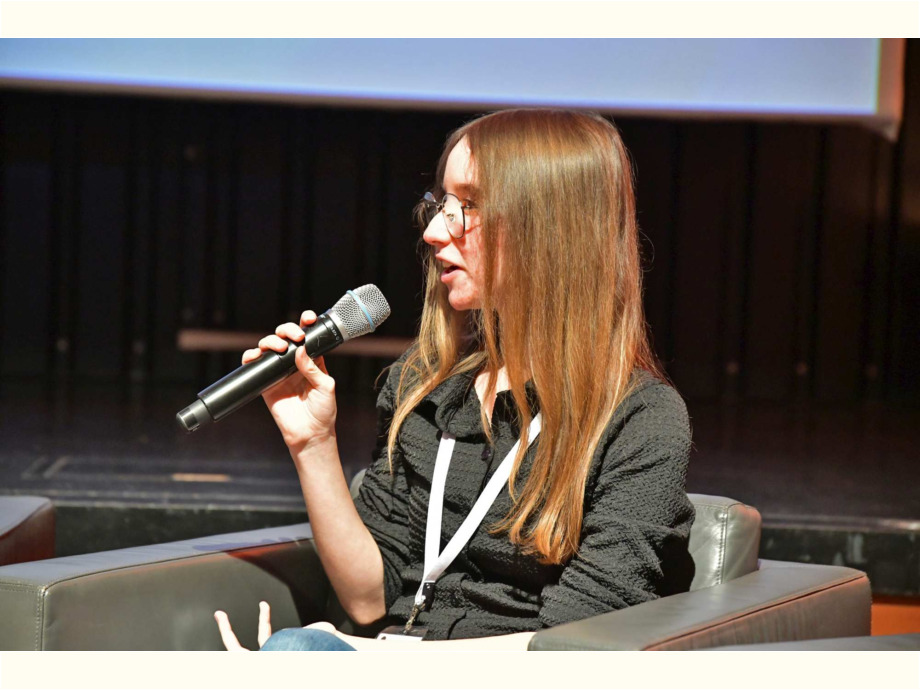 Annika N. – Schülerin, aktiv bei „Schule ohne Rassismus – Schule mit Courage Annika N. – Schülerin, aktiv bei „Schule ohne Rassismus – Schule mit Courage
