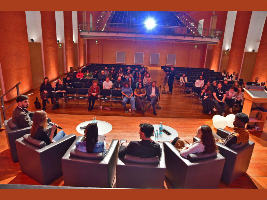 Diskussionsrunde der Jugend Diskussionsrunde der Jugend