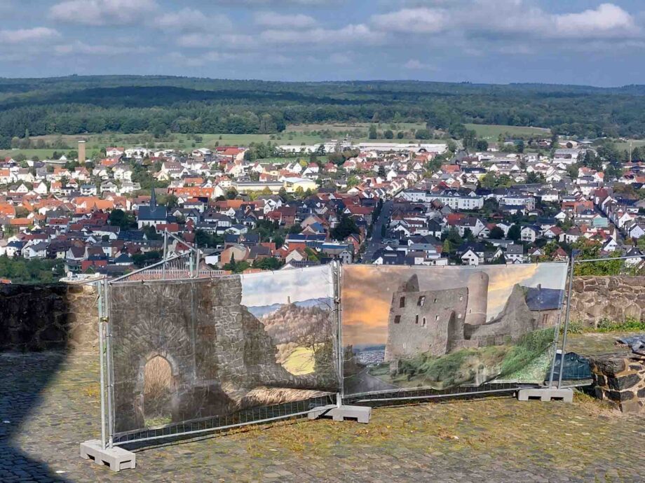 Auch auf der Burg Gleiberg eine Outdoor-Galerie Auch auf der Burg Gleiberg eine Outdoor-Galerie