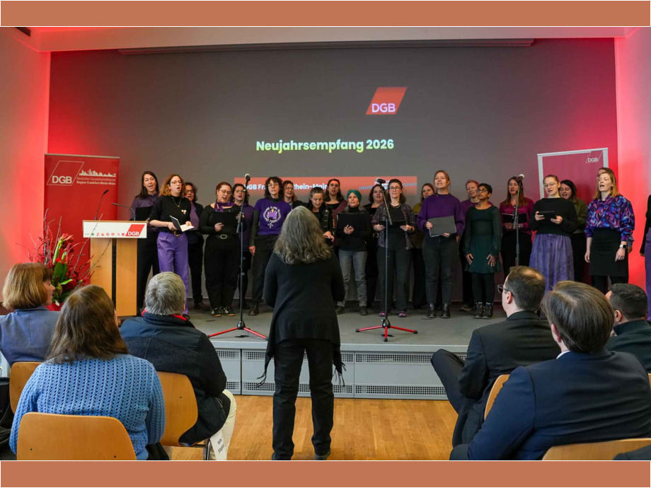 Die musikalische Begleitung kam in diesem Jahr vom feministischen „SHE Choir“ aus Frankfurt Die musikalische Begleitung kam in diesem Jahr vom feministischen „SHE Choir“ aus Frankfurt