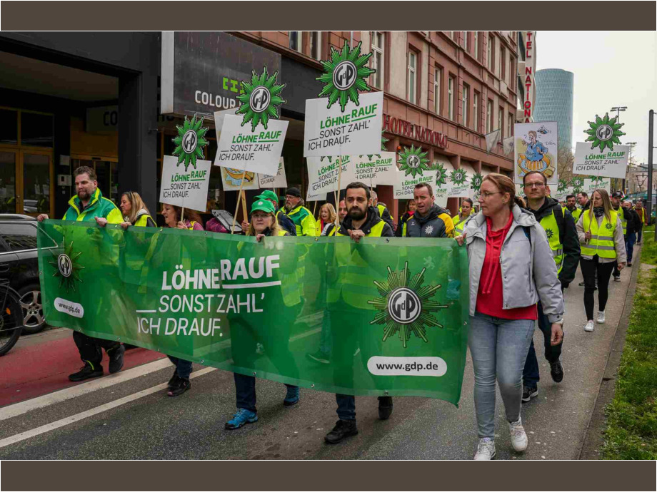 Demozug durch die Stadt
