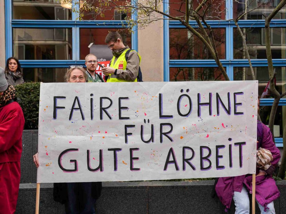 Auftakt am Gewerkschaftshaus Frankfurt