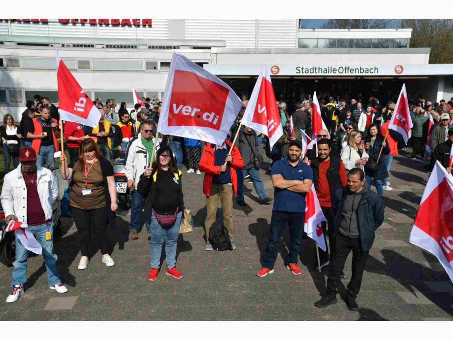 Betriebsversammlung der Niederlassung Frankfurt in Offenbach Betriebsversammlung der Niederlassung Frankfurt in Offenbach